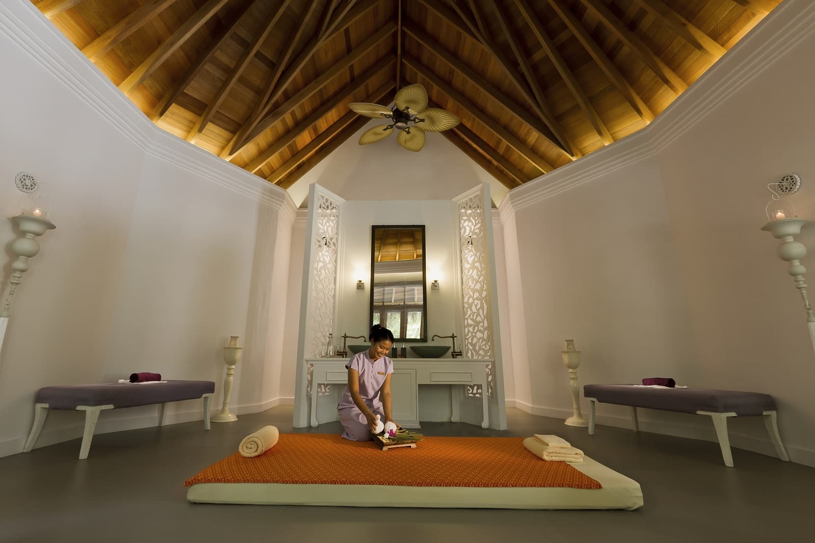 Dusit Thani Maldives Devarana Spa -Treatment Room.jpg