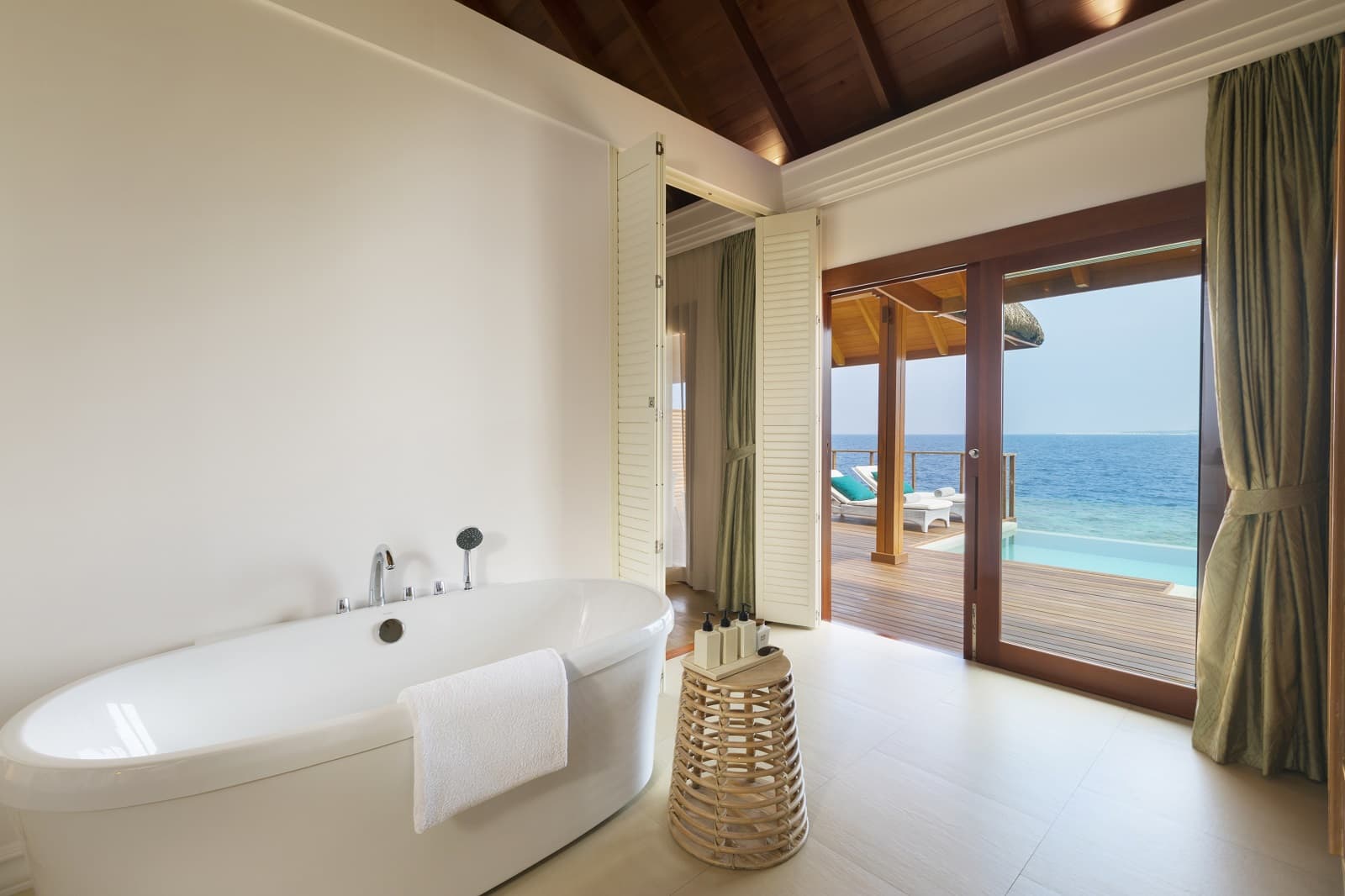 Dusit Thani Maldives Water Villa with Pool_Bathroom.jpg