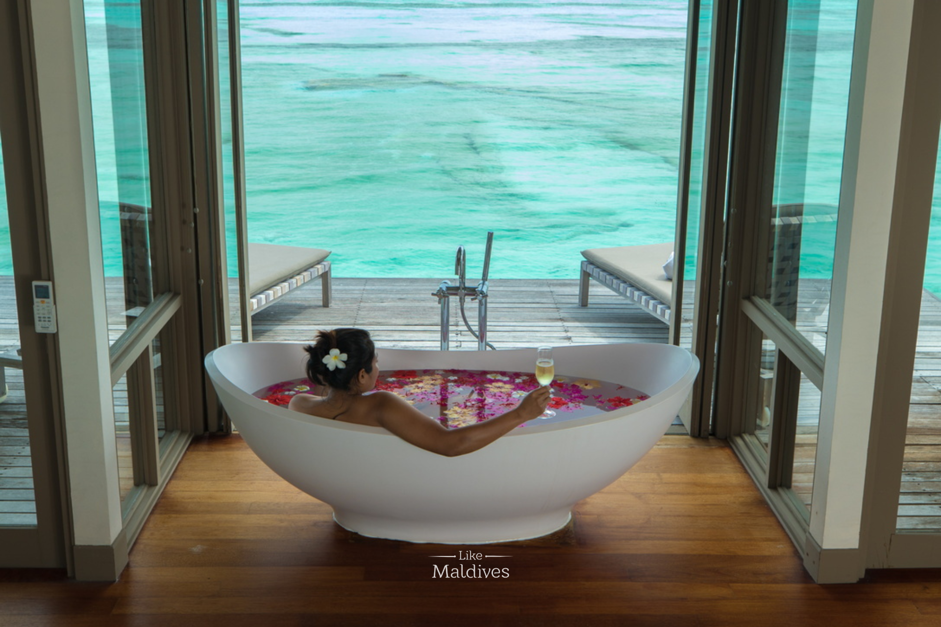 chill-bathtub-lux-south-ari-atoll
