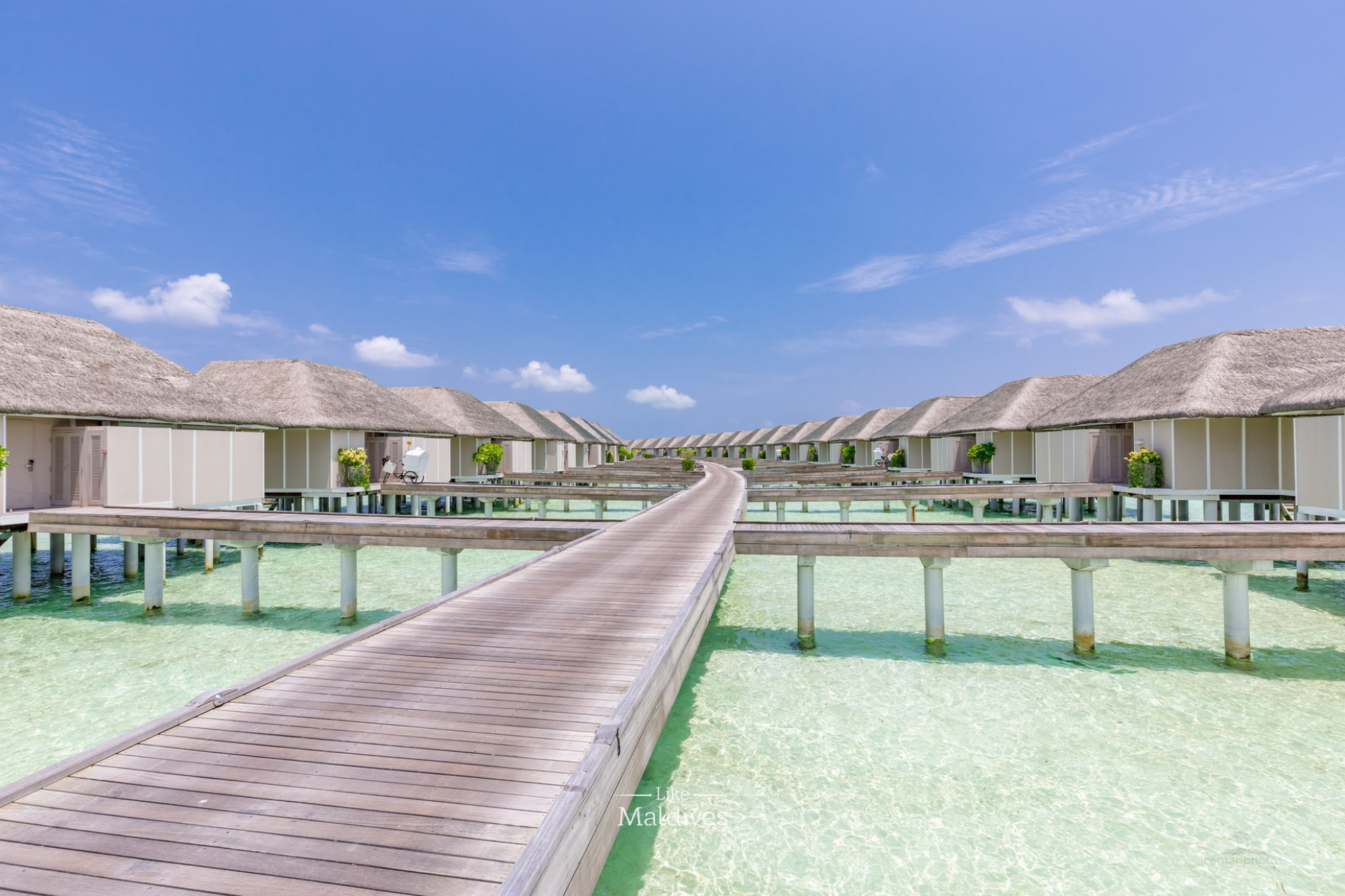 water-villa-lux-south-ari-atoll