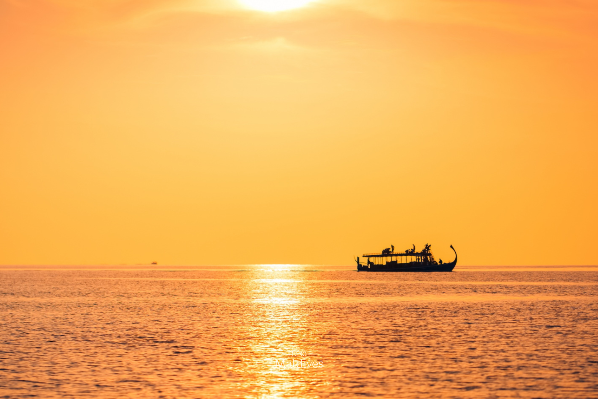sunset-cruise-lux-south-ari-atoll