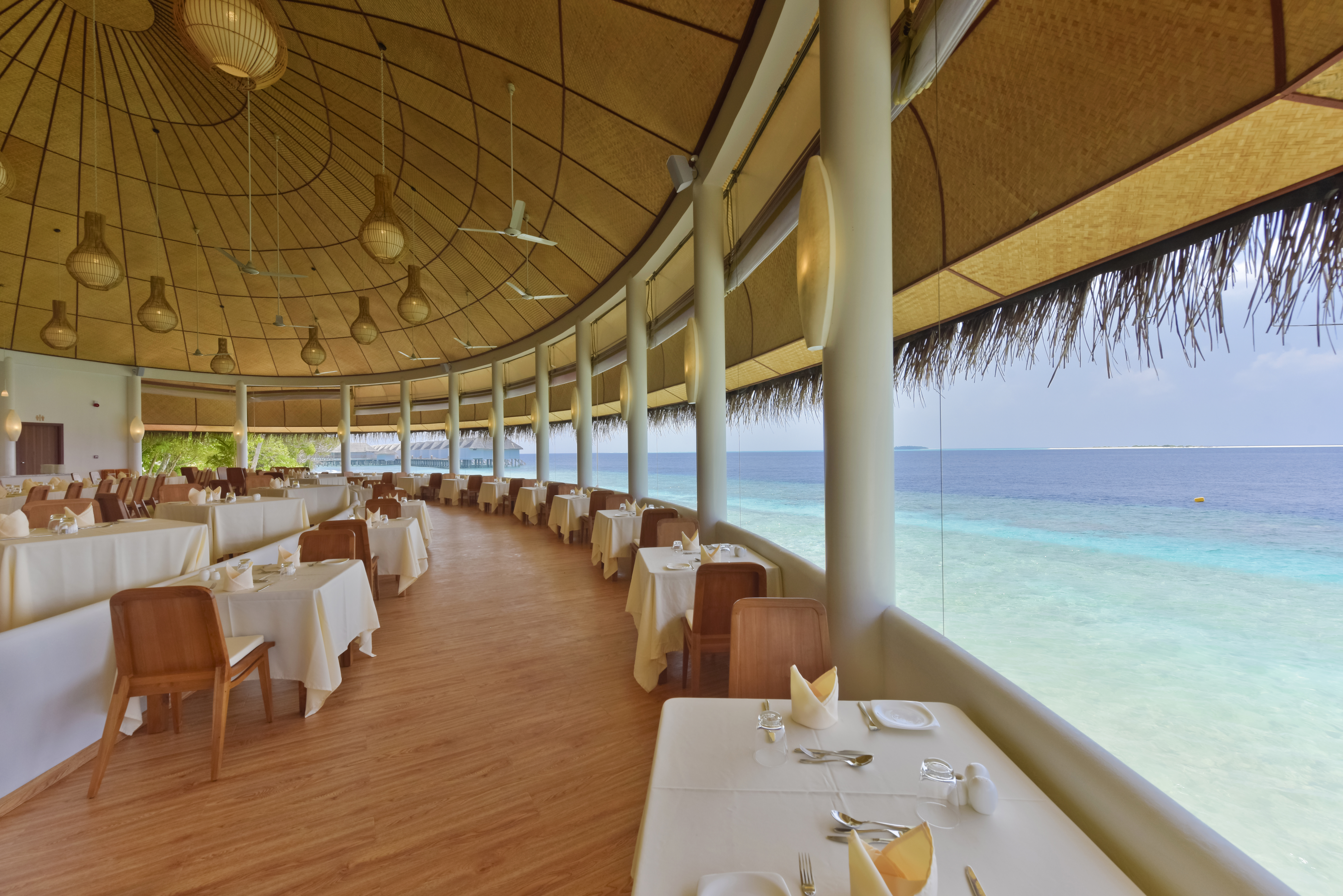 Dreamland_maldives_Sea_View_Restaurant_1