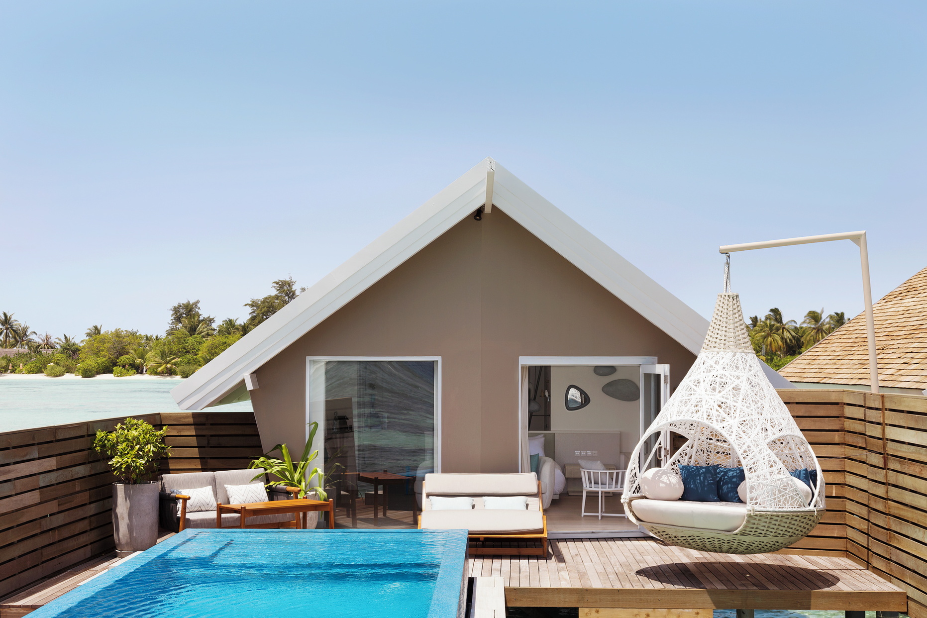 romantic-pool-villa-lux-south-ari-atoll