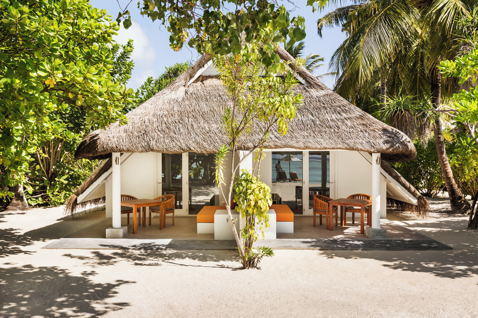 beach-pavilion-lux-south-ari-atoll
