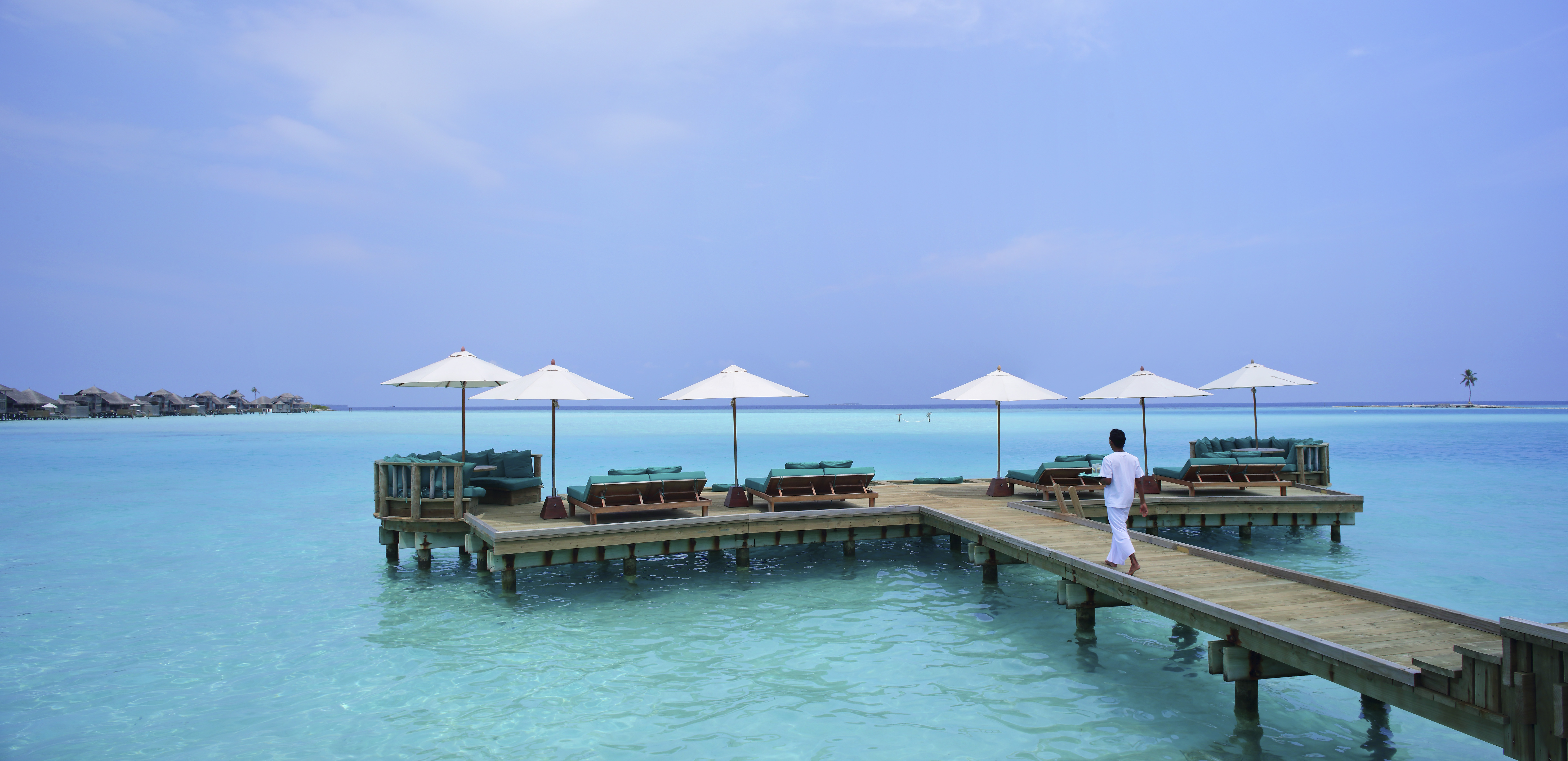 Gili_Lankanfushi_Overwater_Bar_3