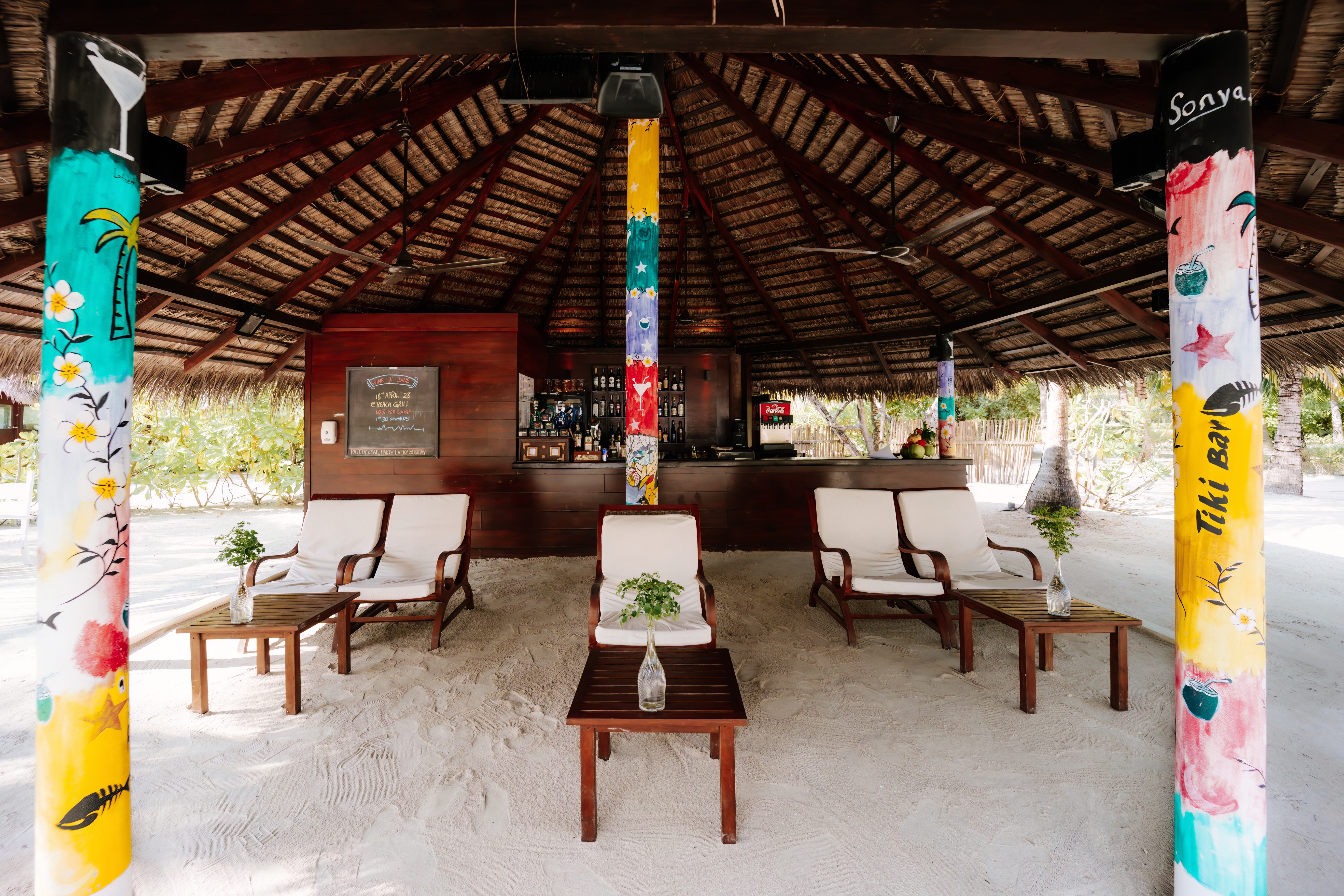 Adaaran_Hudhuranfushi_Tiki Bar_1