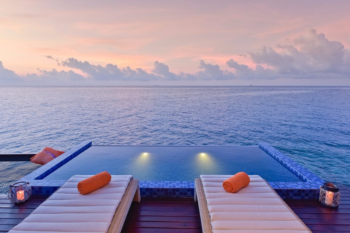 Grand Park Kodhipparu Maldives Pool Water Villa 4