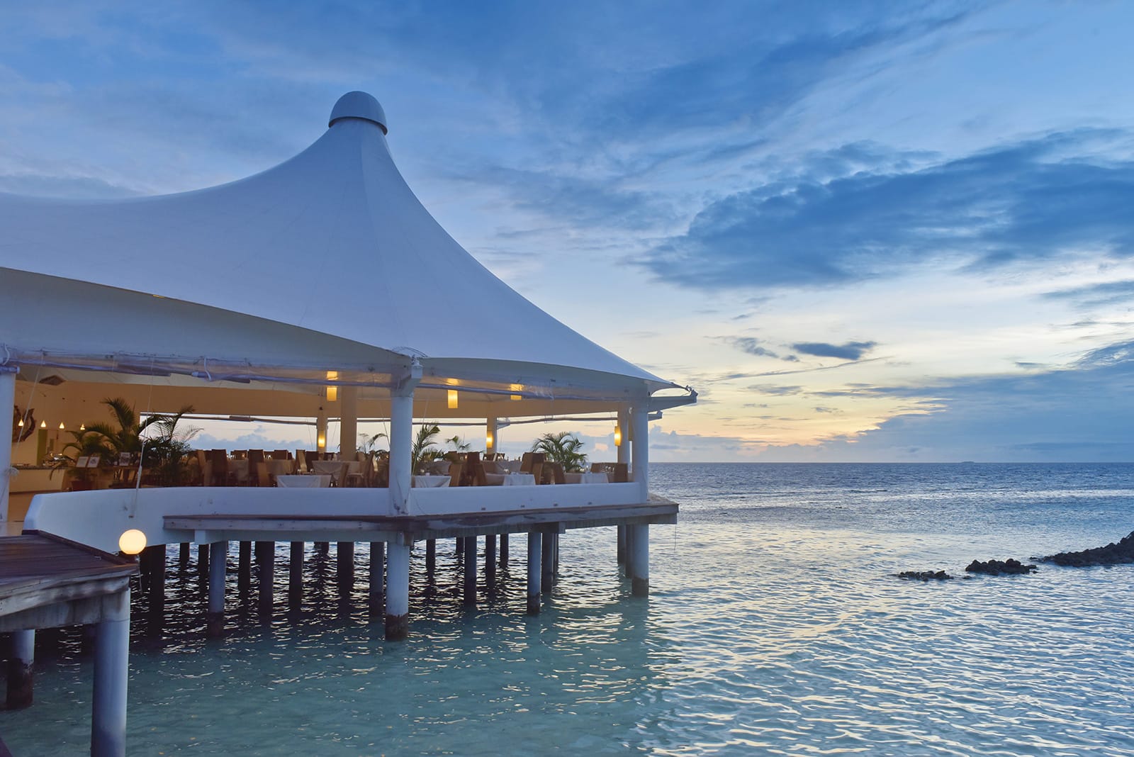 Safari_Maldives_Lagoon_Restaurant_1