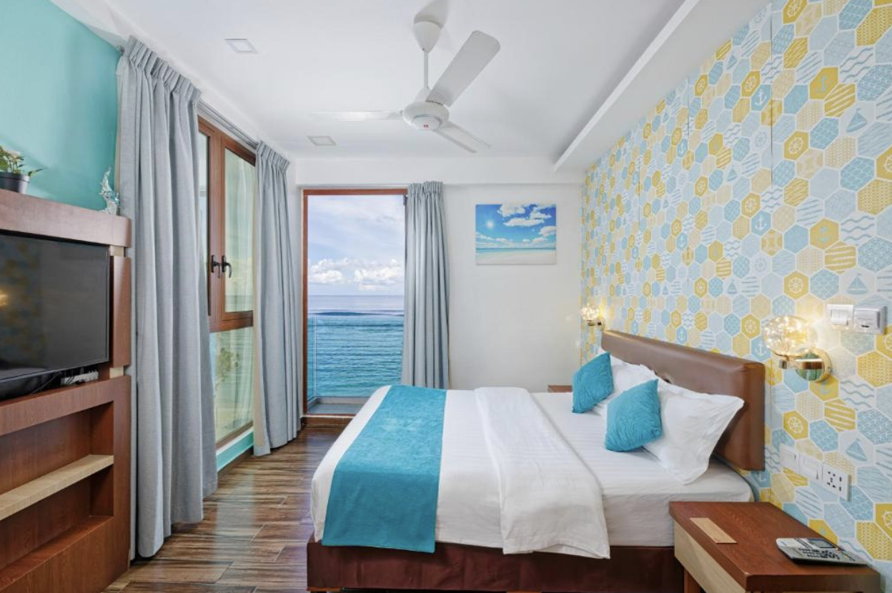 H78-hulhumale-deluxe-room-seaview