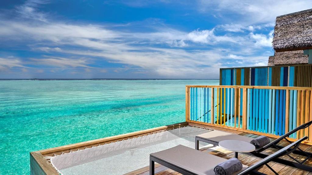 Hard_Rock_Maldives_Platinum_Overwater_Villa_2