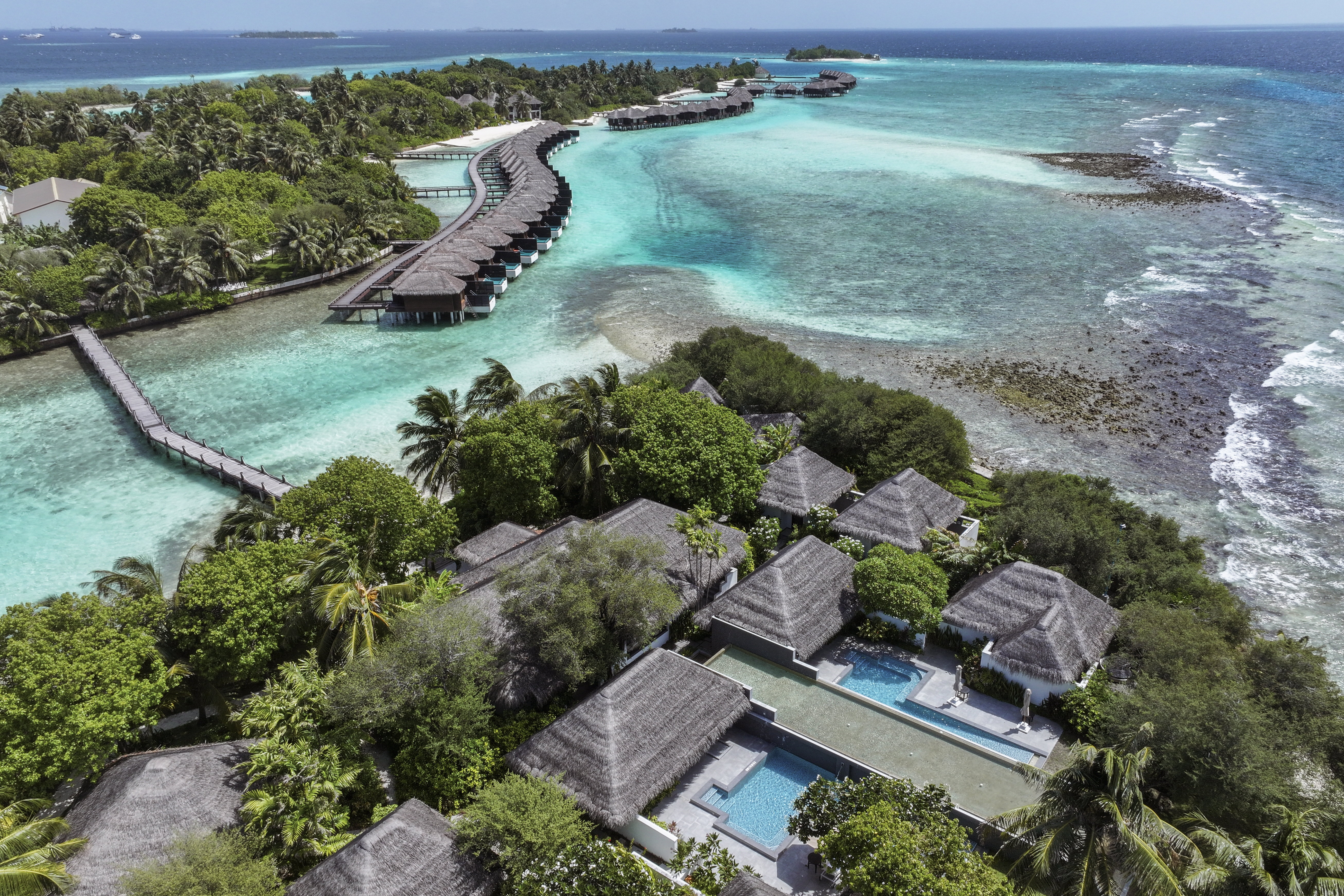 Sheraton-Maldives-Full-Moon-resort-and-spa-Overview-Resort-1