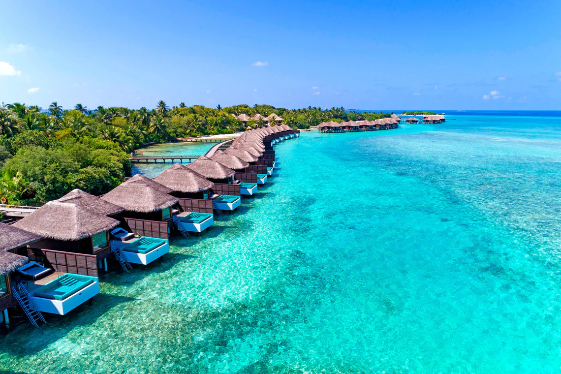 Sheraton_Maldives_Full_Moon_resort_and_spa_Water_Bungalow_with_Pool_2