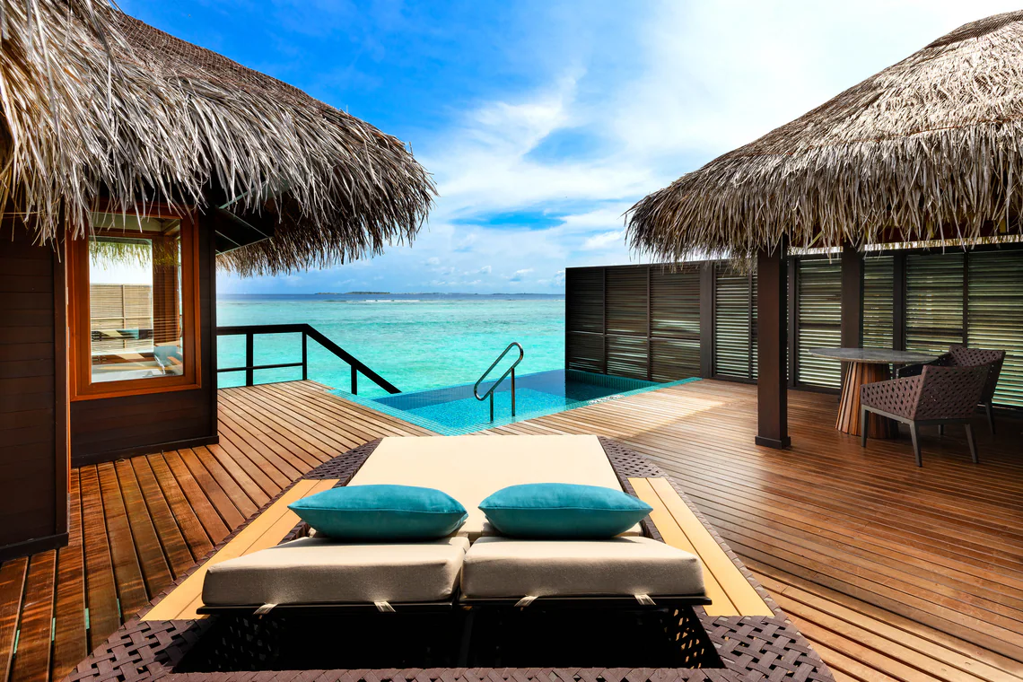 Sheraton_Maldives_Full_Moon_resort_and_spa_Water_Villa_with_Pool_2