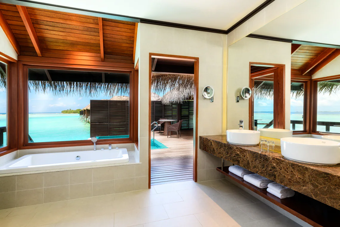 Sheraton_Maldives_Full_Moon_resort_and_spa_Water_Villa_with_Pool_3