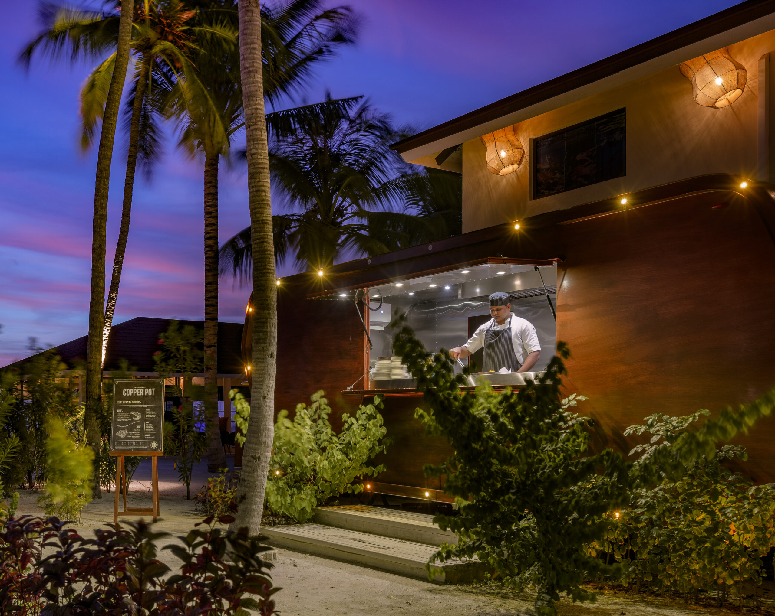 OBLU-XPERIENCE-Ailafushi-The-Copper-Pot-Truck-1