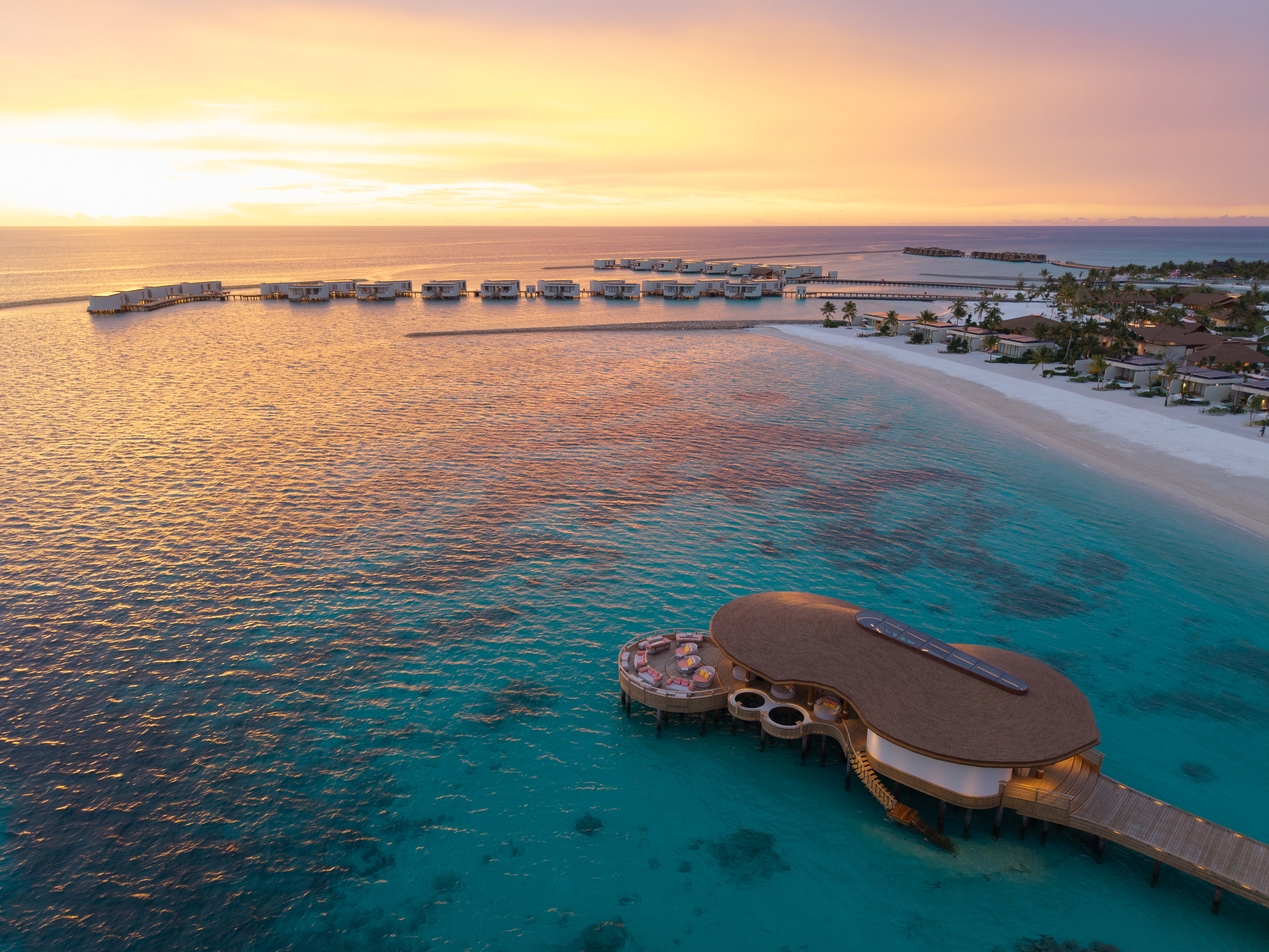 Centara-Grand-Lagoon-Maldives-Overview-Resort-1