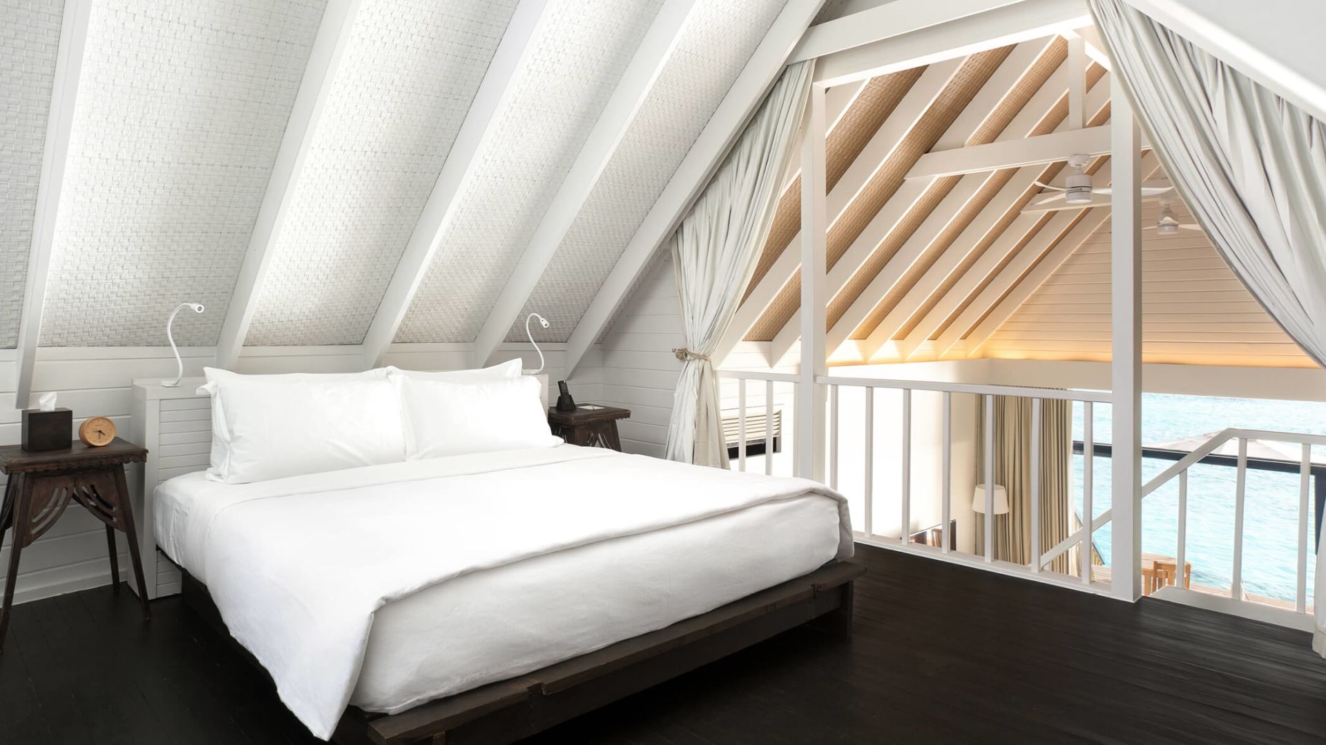 Como-Cocoa-Island-Dhoni-Loft-Water-Villa-3