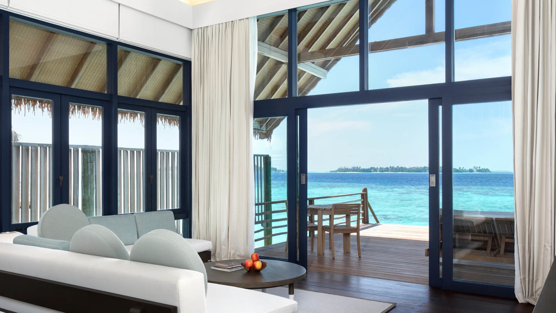 Como-Cocoa-Island-Loft-Water-Villa-1