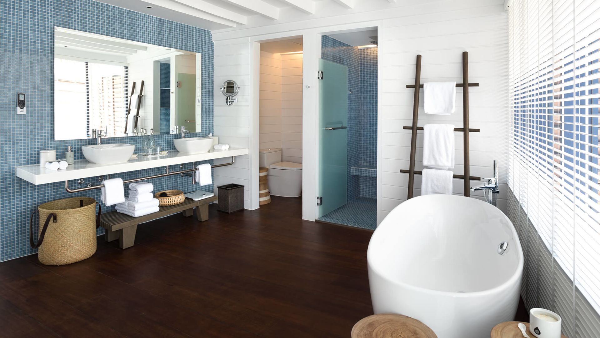 Como-Cocoa-Island-Loft-Water-Villa-3
