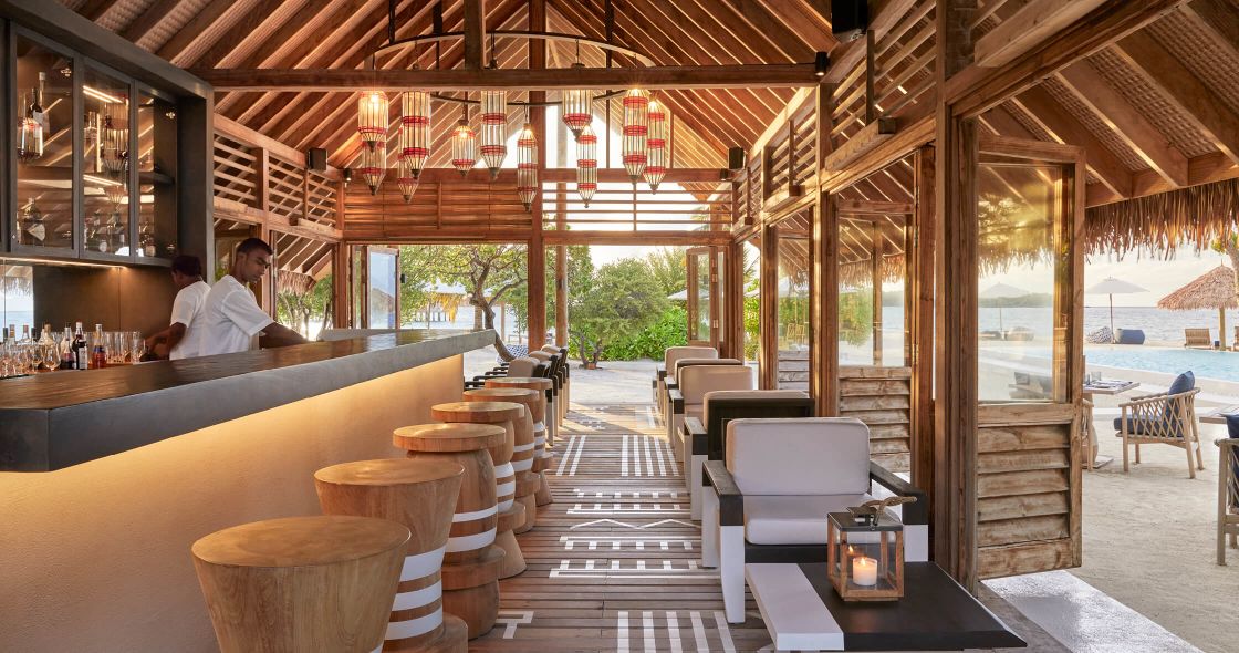 Como-Cocoa-Island-Faru-Bar-2
