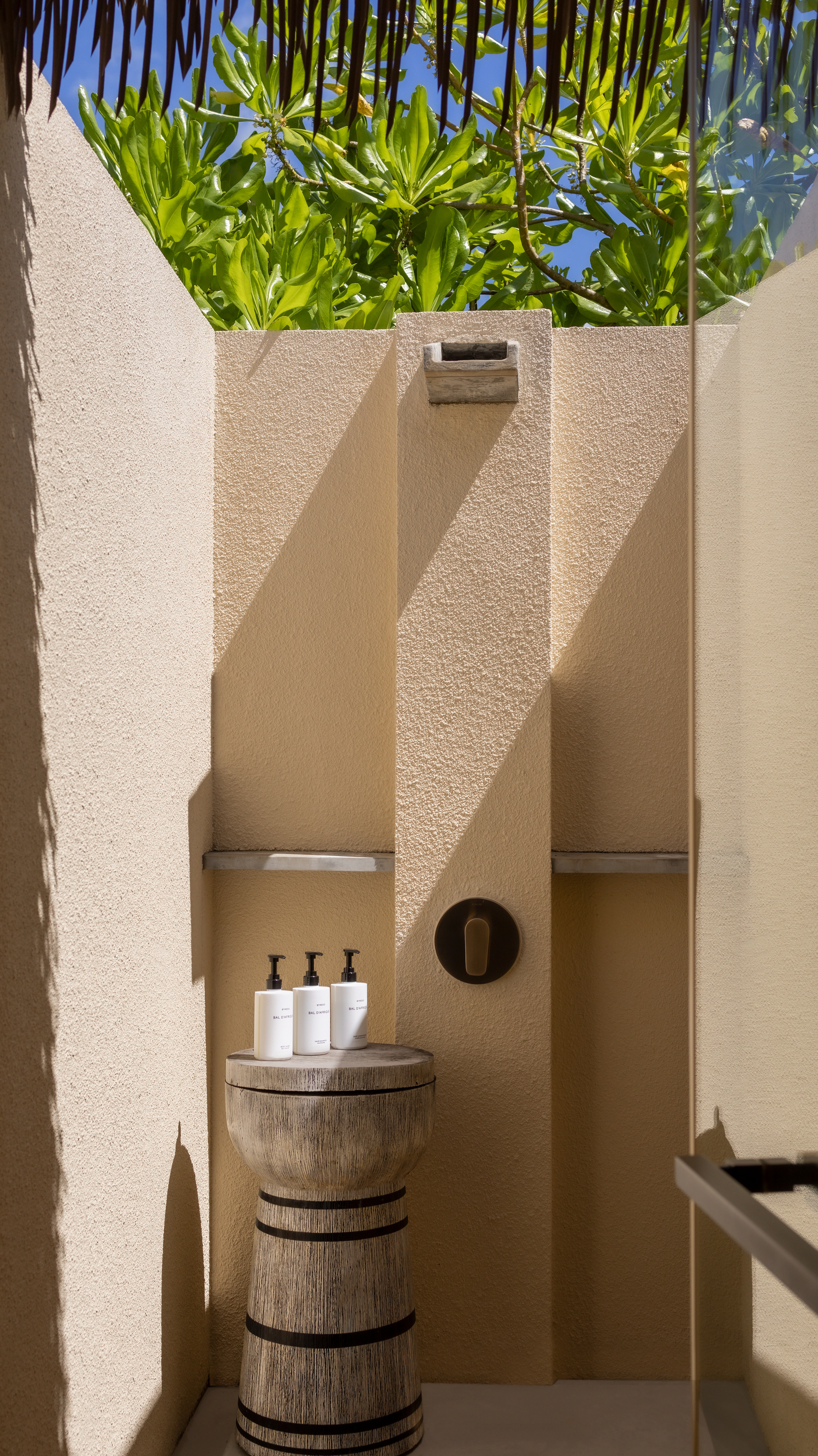 InterContinental-Maldives-Beach-Pool-Villla-4