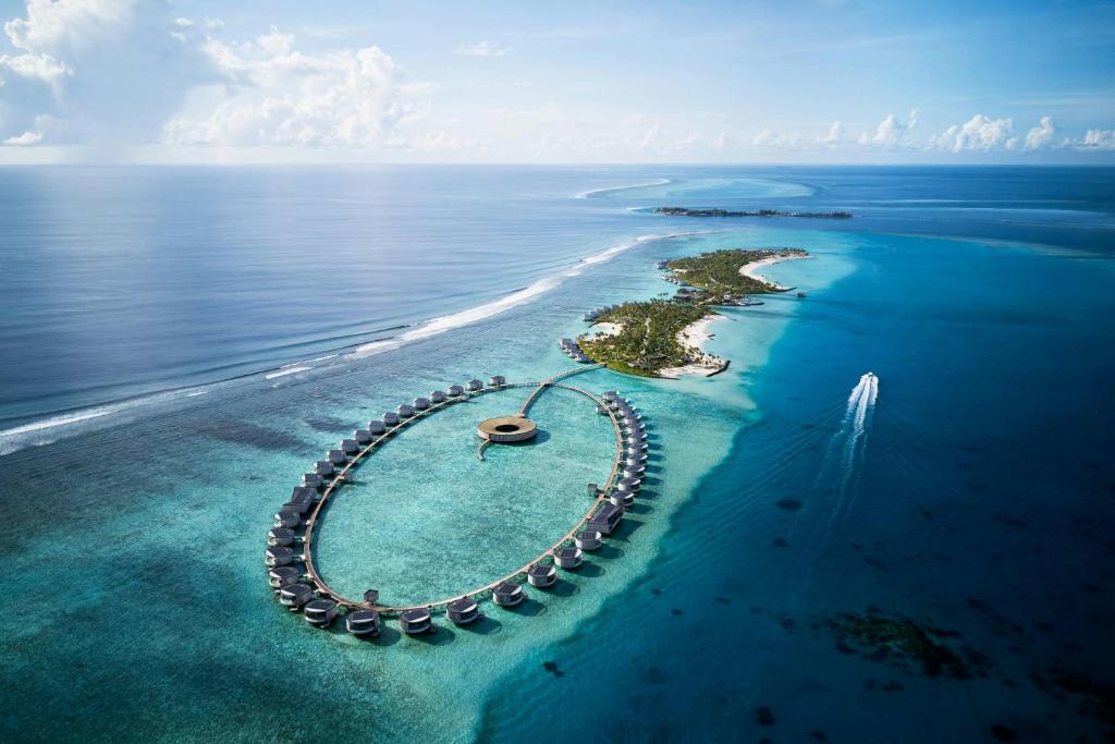 The-Ritz-Carlton-Maldives-Resort-Overview-1