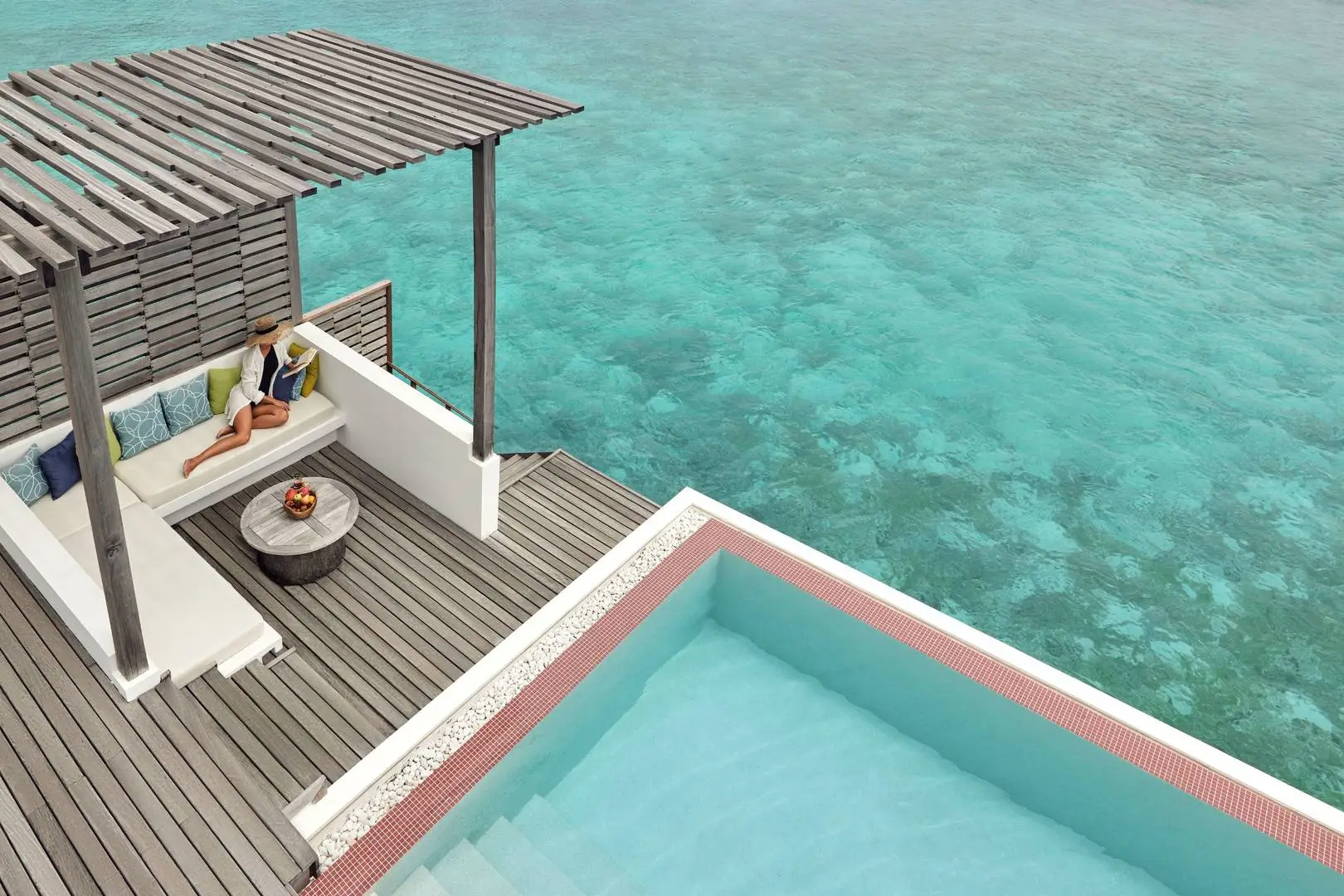 Jumeirah-Olhahali-Island-Water-Villa-with-Pool-4