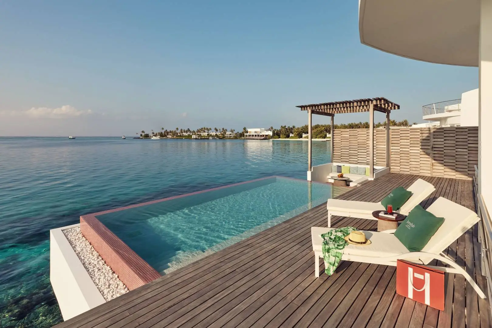 Jumeirah-Olhahali-Island-Grand-Lagoon-Villa-with-Pool-3