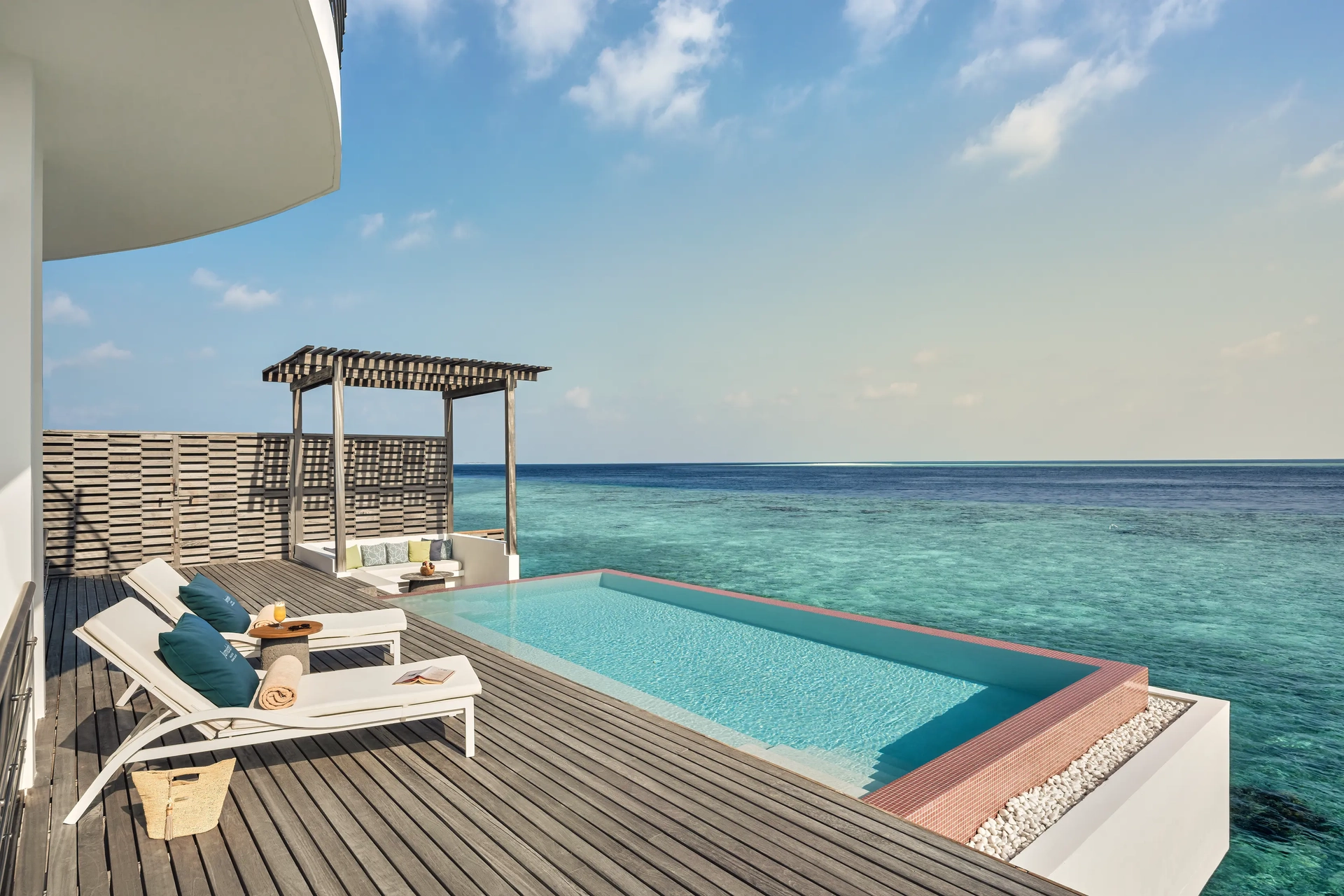 Jumeirah-Olhahali-Island-Ocean-Villa-with-Pool-3