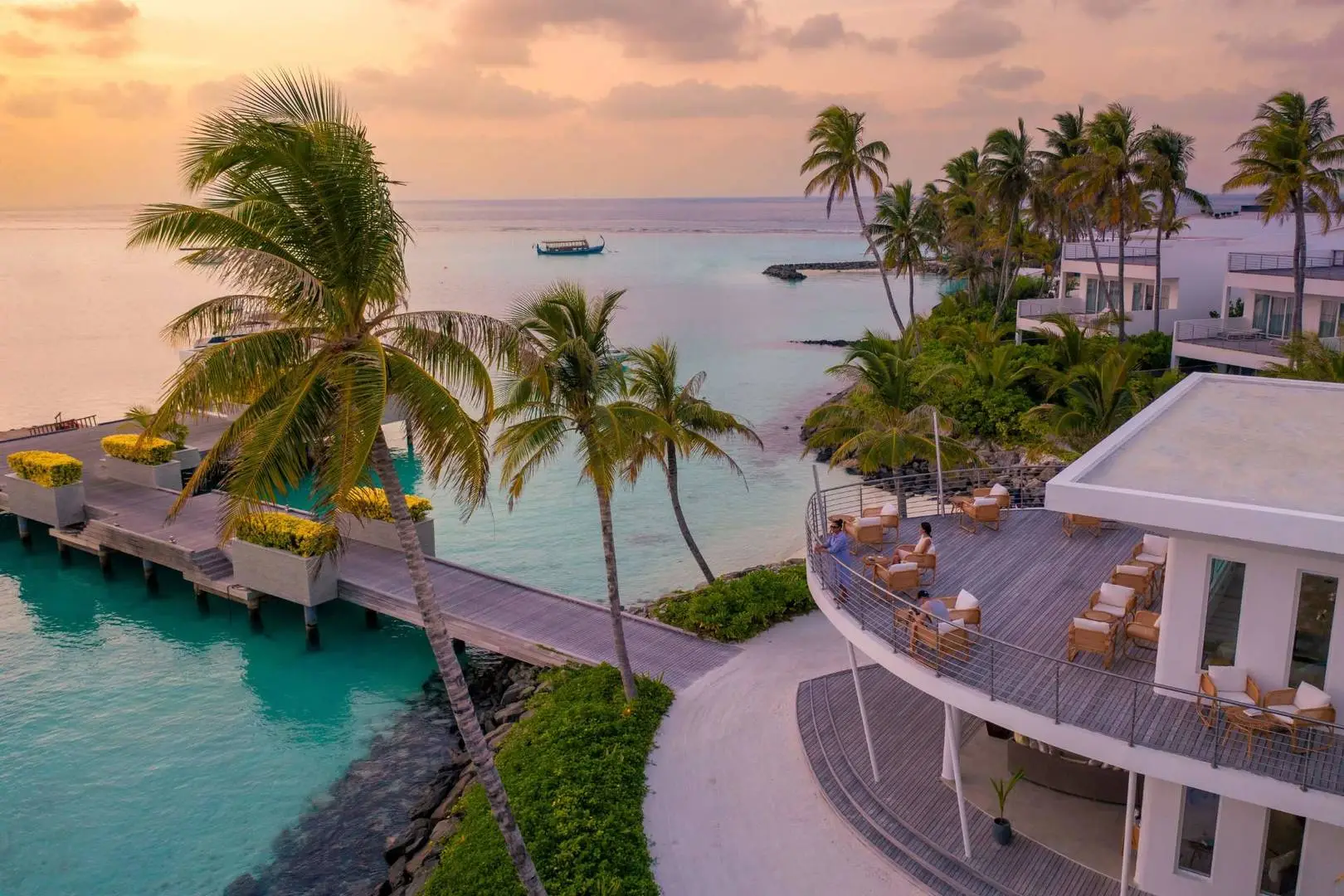 Jumeirah-Olhahali-Island-Café-Lounge-1