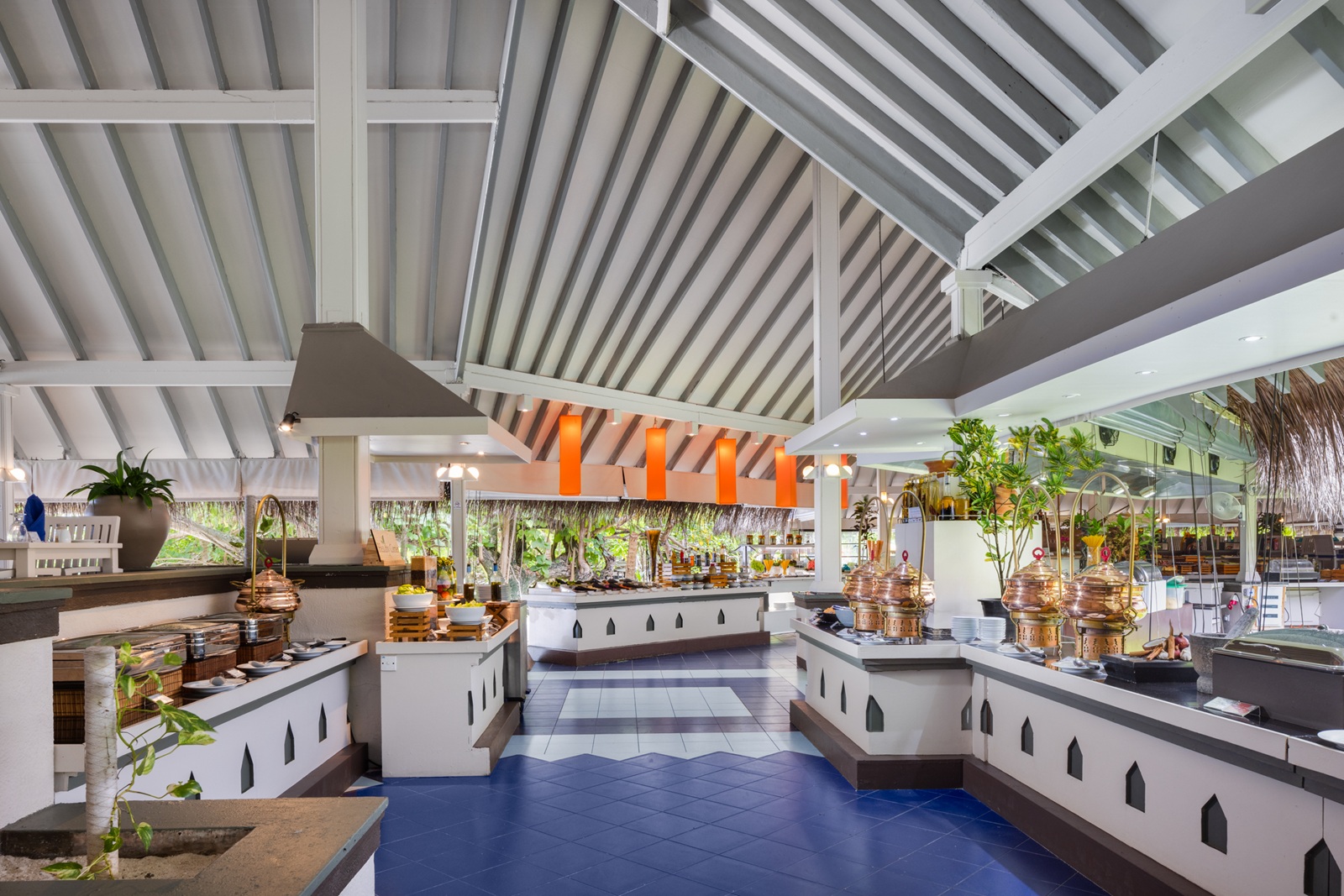 adaaran-club-rannalhi-main-restaurant 