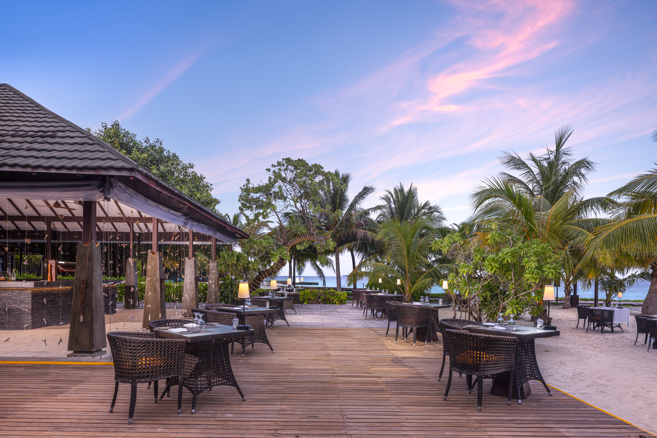 Adaaran-Select-Meedhupparu-Thavaa-Restaurant