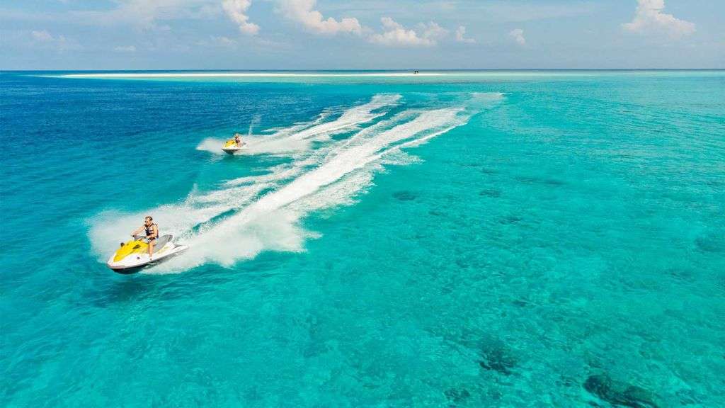kudadoo-maldives-private-island-water-sport