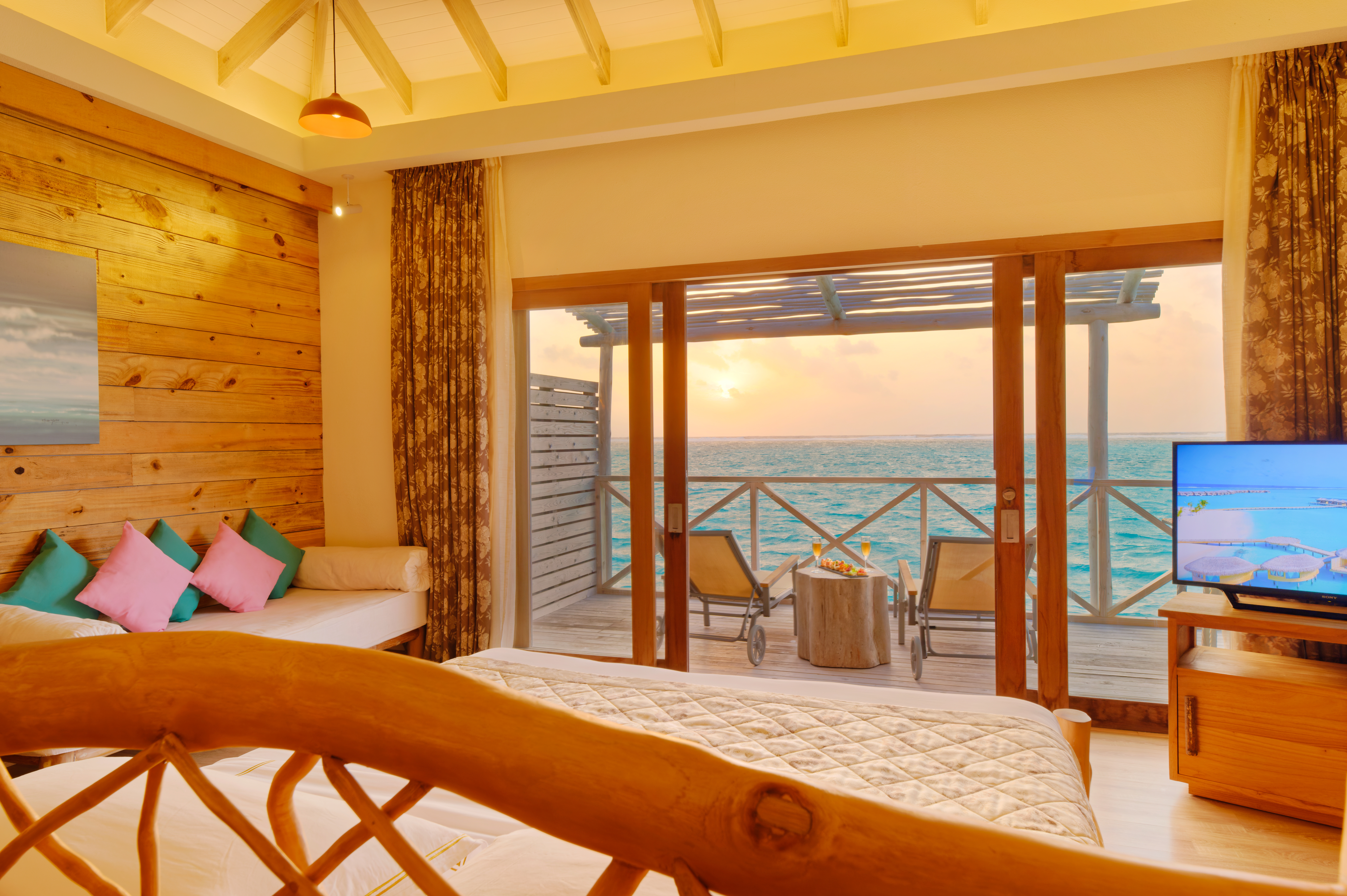 You-&-Me-Maldives-Lagoon-Villa-Suite-2
