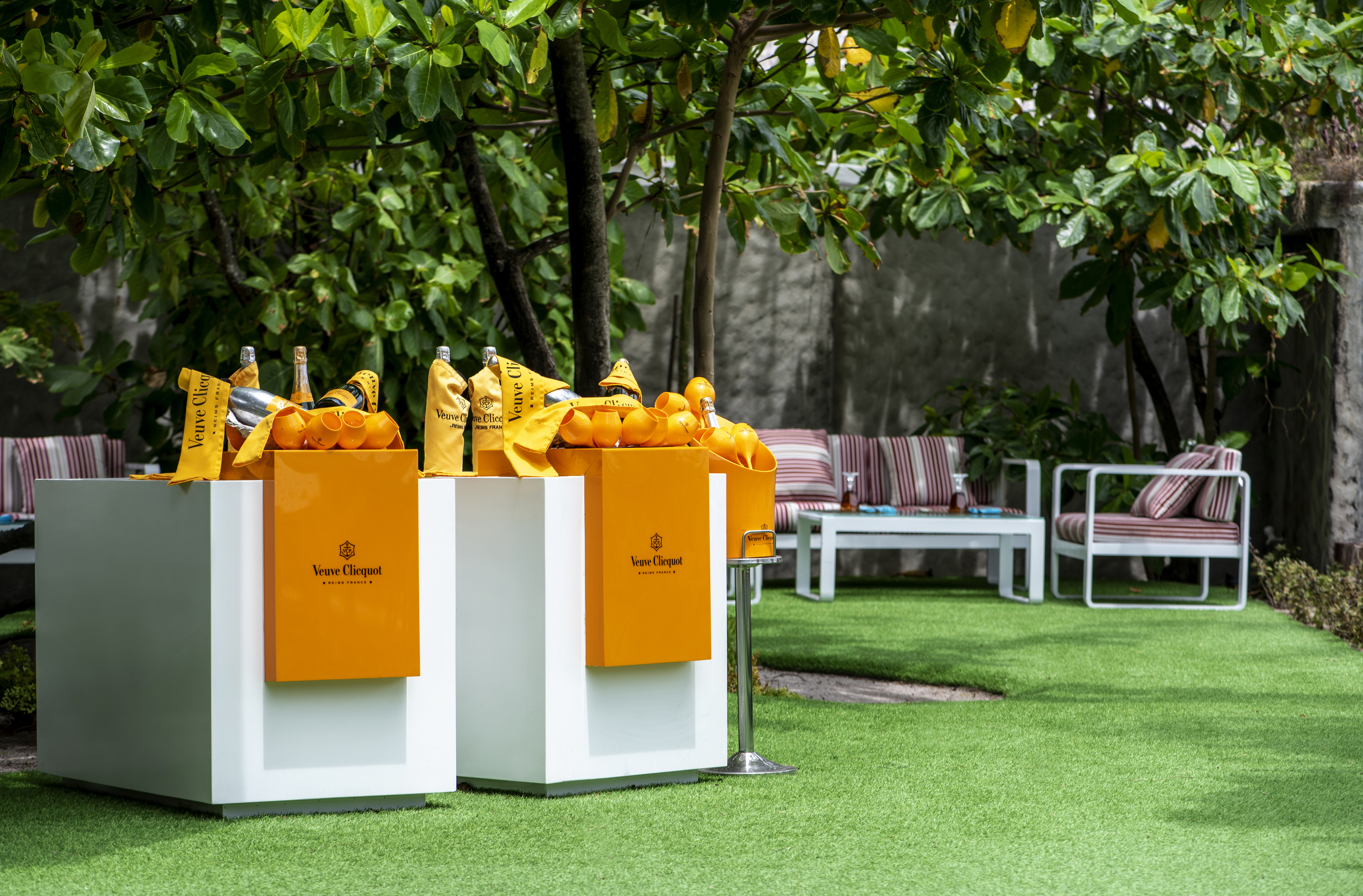 You-&-Me-Maldives-Green-Carpet