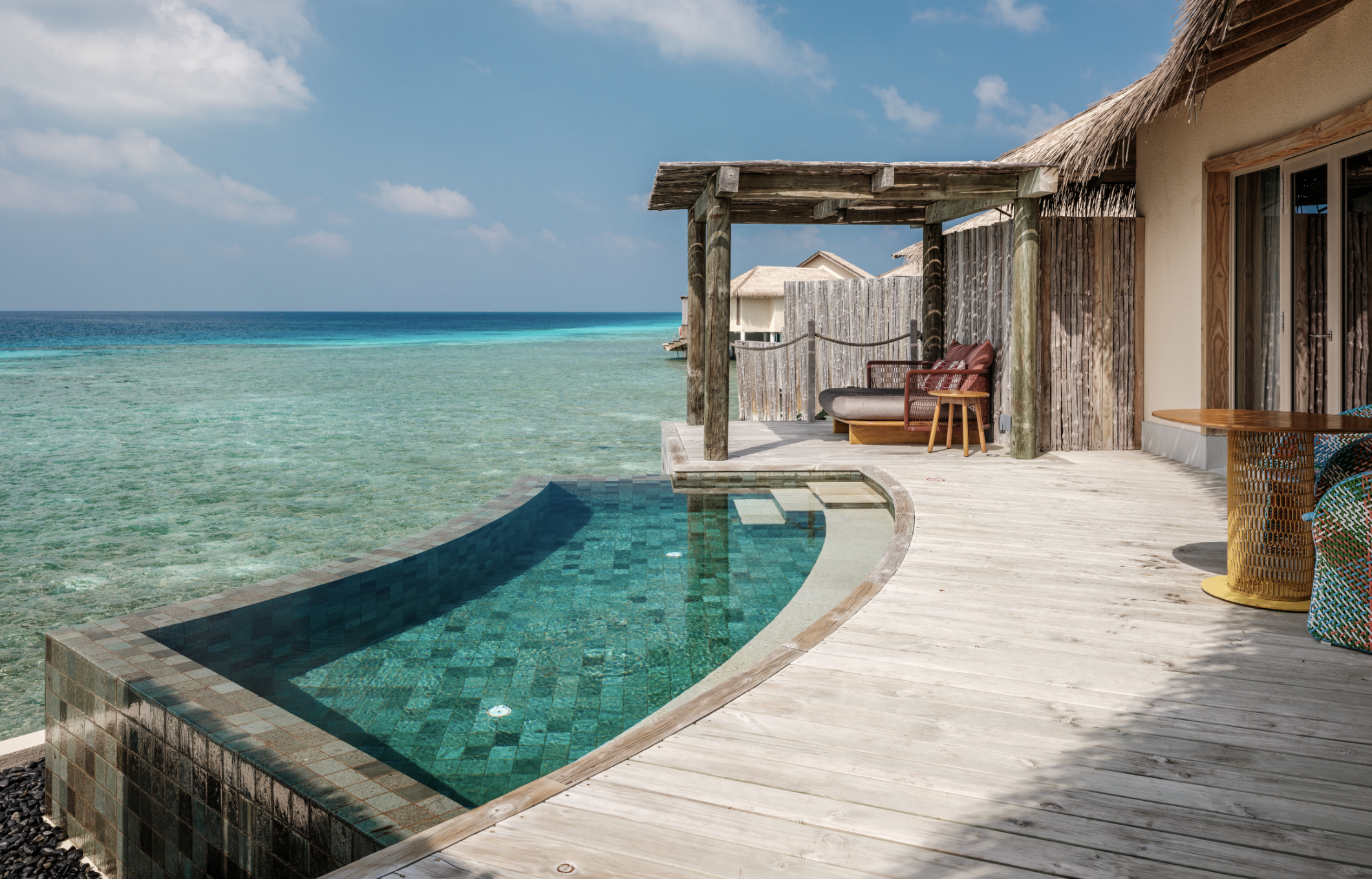 infinity-pool-and-sala