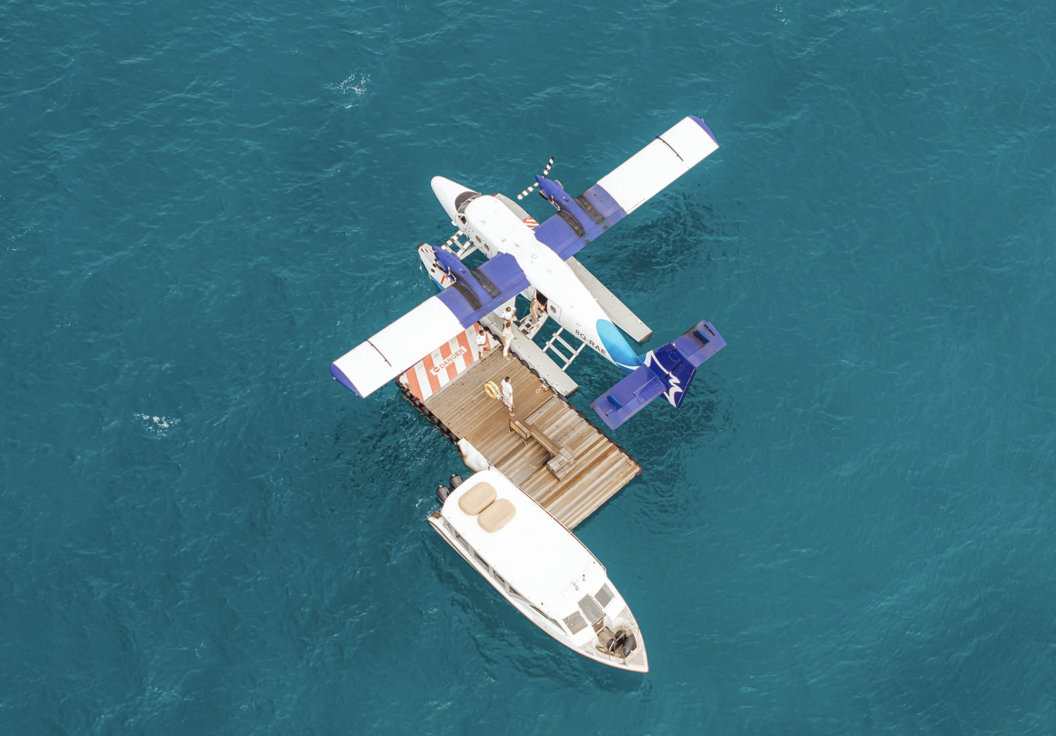 platform-seaplane-intercontinental-maldives
